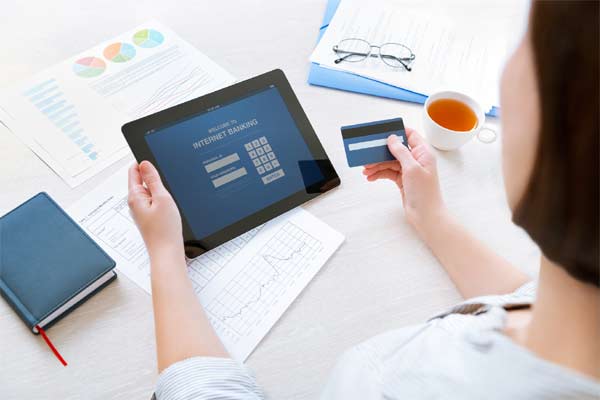  PERBANKAN DIGITAL: : Pilihan Semakin Beragam
