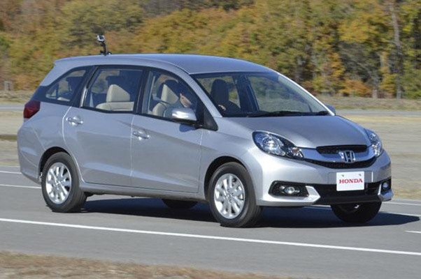  MOBIL KECIL SERBAGUNA  : Honda Mobilio Kembali Percaya Diri