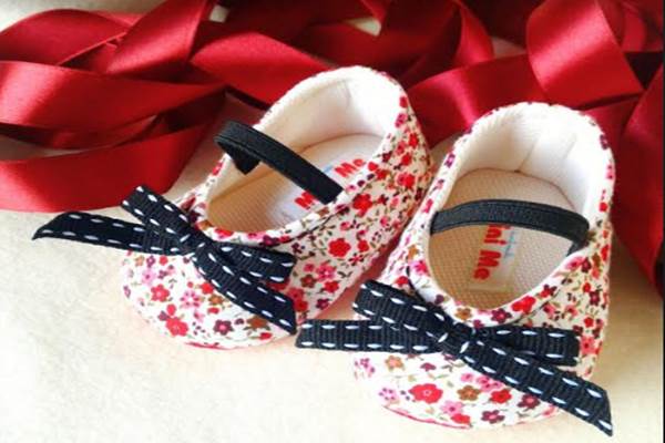  BISNIS SEPATU BAYI: Laba Tak Semungil Bentuknya