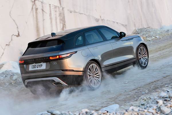  Range Rover Velar Meluncur, Paling Murah Rp2 Miliar