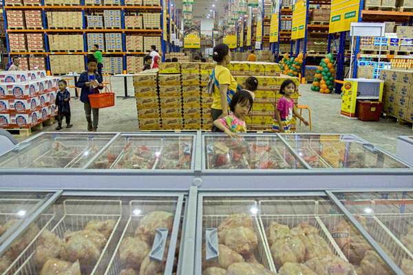  KENDALIKAN PASAR : PD Pasar Jaya Andalkan Jakgrosir