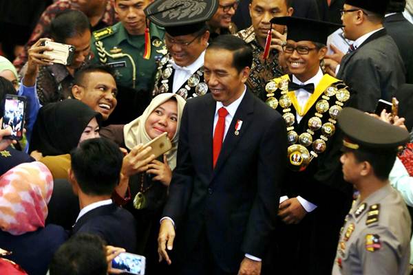 Presiden Jokowi: Perguruan Tinggi Harus Antisipasi Perkembangan Media Sosial