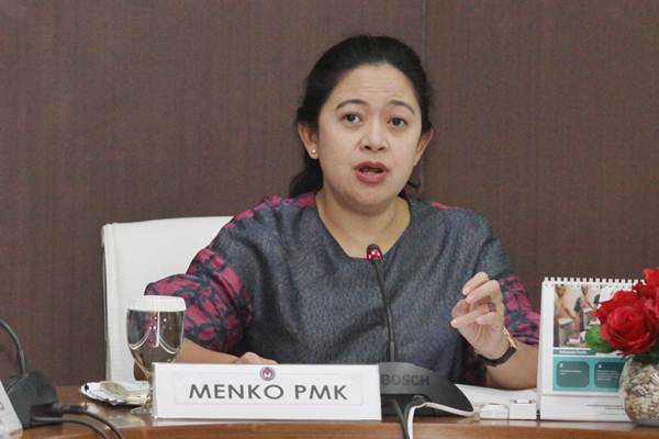 Menko PMK Puan Maharani memimpin rapat koordinasi tingkat menteri di Kantor Kementerian PMK, Jakarta, Senin (24/7)./ANTARA-Reno Esnir
