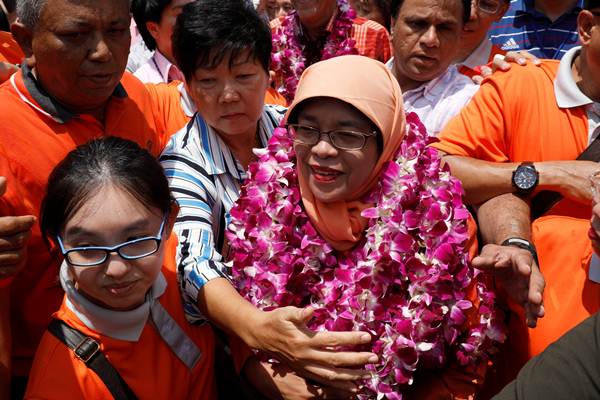  Foto-foto Deklarasi Halimah Yacob, Presiden Terpilih Wanita Pertama Singapura