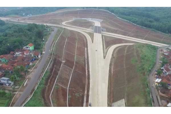  Pembangunan Tol Cisumdawu Terus Dipacu, Sambil Atasi Tantangan Lahan