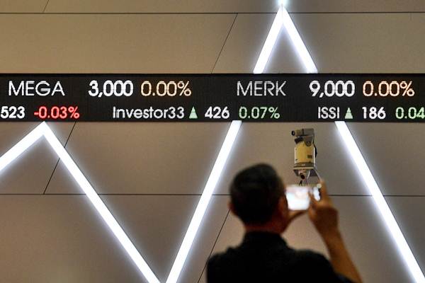  MEGA CAPITAL SEKURITAS: Ikuti Bursa Regional, IHSG Fluktuatif Melemah