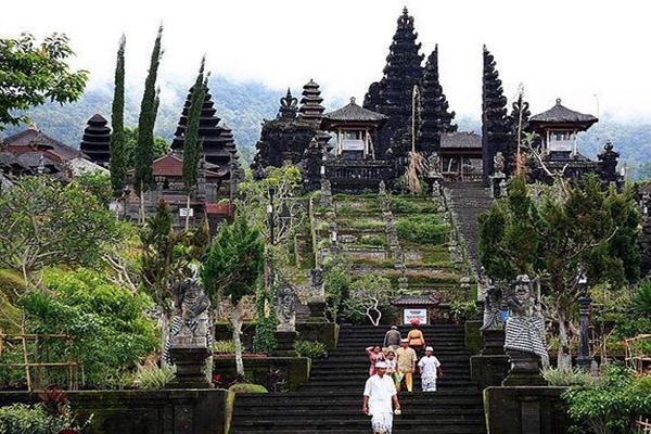  Status Gunung Agung Siaga, Kawasan Pura Besakih Kena Imbas