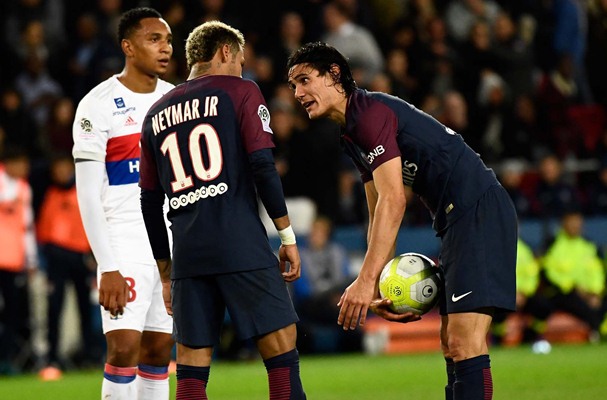  Persaingan di Skuad PSG Mulai Panas, Neymar dan Cavani Berebutan Penalti