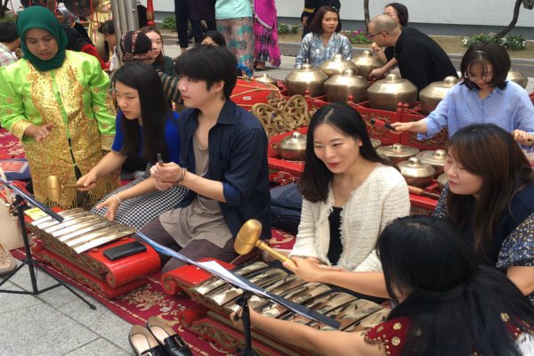  Wow, Ada Kelas Kursus Gamelan untuk Warga Korsel di Seoul