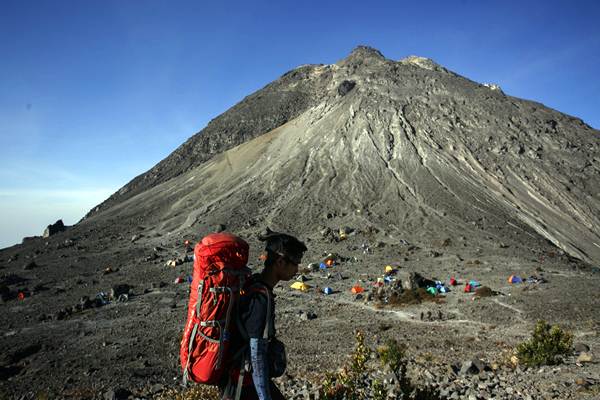  Mendaki Puncak Taman Nasional Gunung Merapi