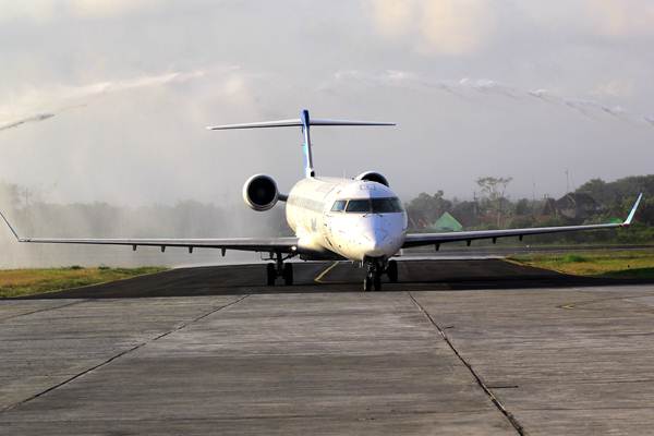  Menteri Rini Minta Garuda Perbanyak Paket Wisata Domestik