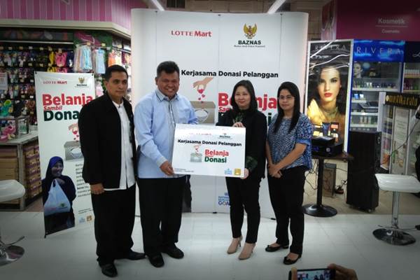  Lotte Mart Gandeng Baznas Salurkan Bantuan Beras