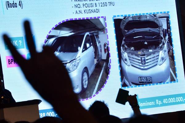  Belasan Mobil Mewah Rampasan KPK Dilelang