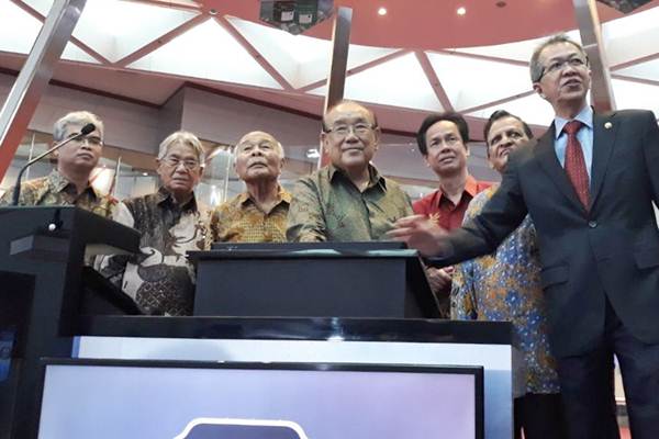  Pencatatan Perdana Saham Emdeki Utama