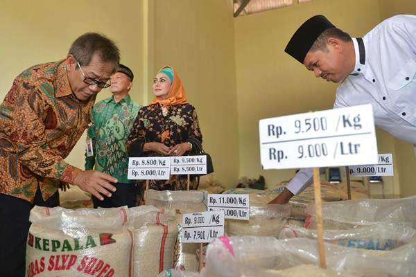  Sidak Beras: Ditemukan Kemasan Tanpa Label HET, Toko Modern Ditegur