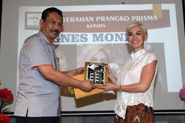  PT Pos indonesia Gandeng Agnes Monica