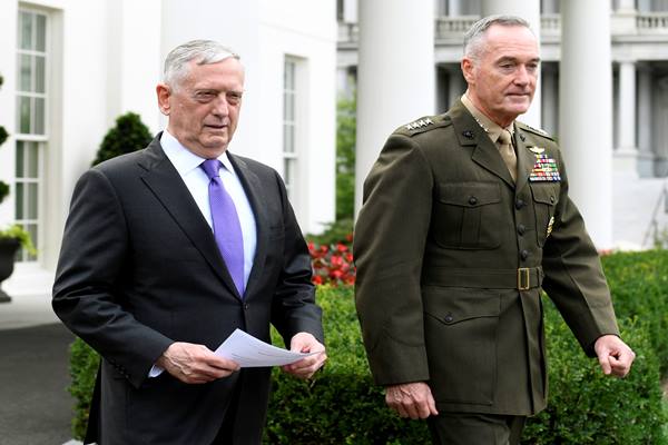  Menhan Amerika, Jim Mattis, Diserang di Bandara Afghanistan