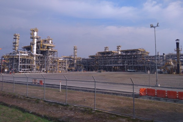  PROYEKSI MIGAS: Produksi Gas Melambung, Minyak Masih Loyo