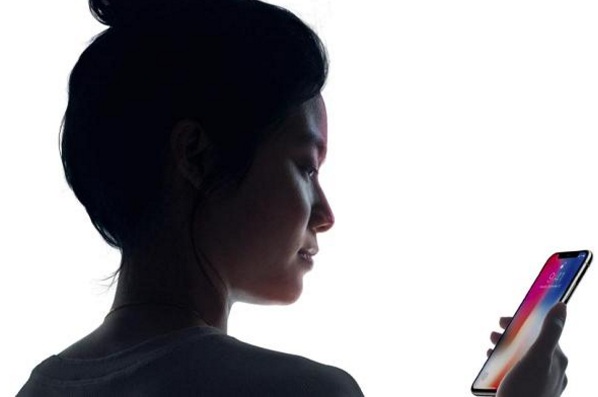  iPhone X Baru Tersedia di Toko Mulai Januari 2018