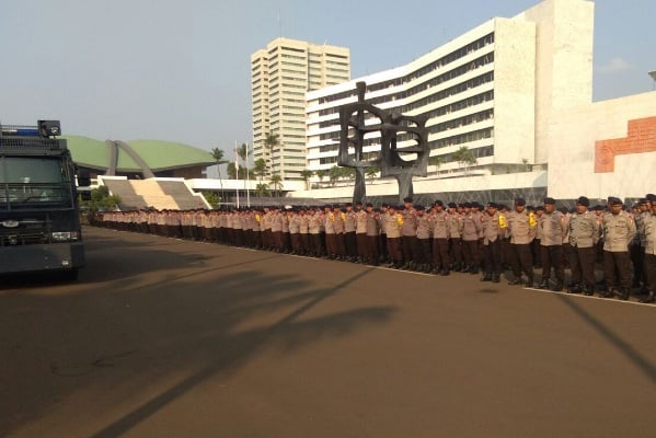  Polisi Kerahkan Pasukan Asmaul Husna Amankan Aksi 299