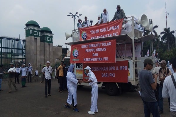  112 Orang Peserta Demo Perppu Ormas dan PKI Ke Senayan