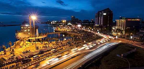  Makassar Terapkan Sitem Parkir Berbasis Daring