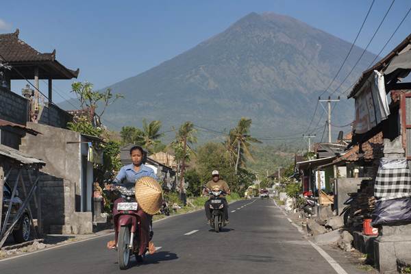  GUNUNG AGUNG: BNPB Pasang Enam Sirine, 54 Rambu Peringatan Bahaya