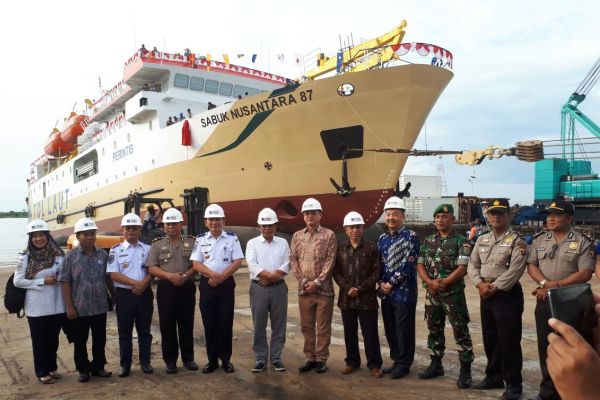  Kemenhub Memperkuat Sarana Transportasi Laut dengan Kapal Perintis