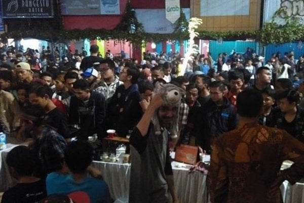  Ribuan Orang Menyerbu Malioboro Coffee Night