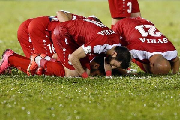  Di Tengah Perang, Timnas Suriah Siap Bikin Sejarah ke Piala Dunia
