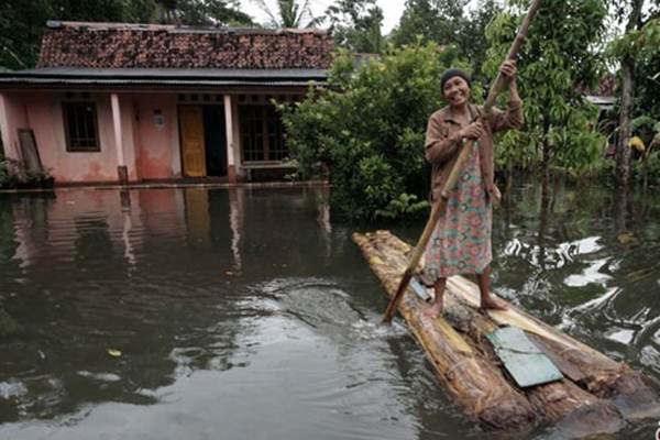  BANJIR CILACAP MULAI SURUT, Sebagian Warga Pulang ke Rumah Masing-Masing