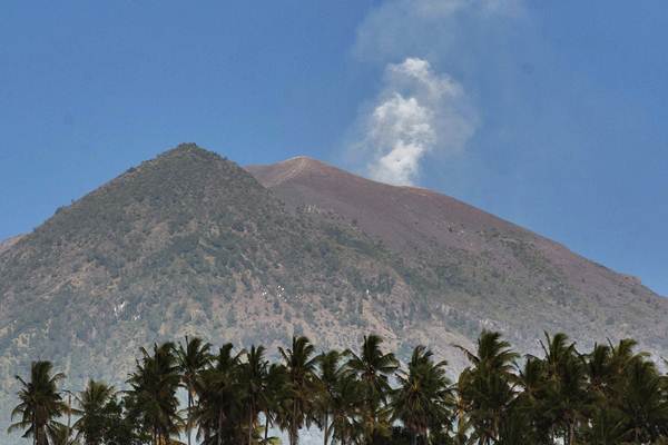  Aktivitas di Gunung Agung Masih Tinggi