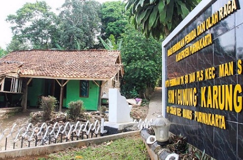  Mantap, Siswa SD di Purwakarta Bedah Rumah Warga Miskin