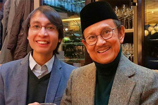  Calon Doktor Delft Berbohong : &quot;Dosa&quot; Dwi Hartanto Saat Bertemu BJ Habibie