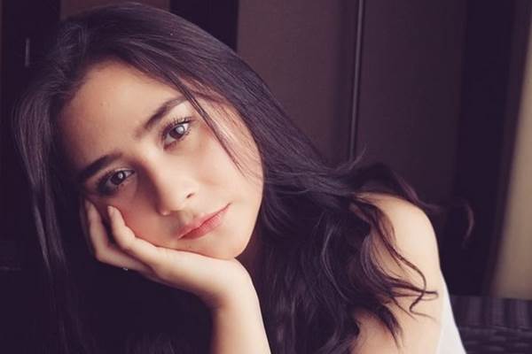  Prilly Latuconsina Senang Jalani Dunia Perkuliahan