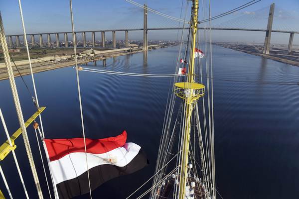  KRI Bima Suci Lintasi Terusan Suez