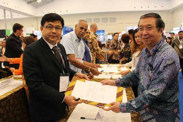  Sinar Mas Agribusiness and Food Tanda Tangan MoU Dengan Canaan