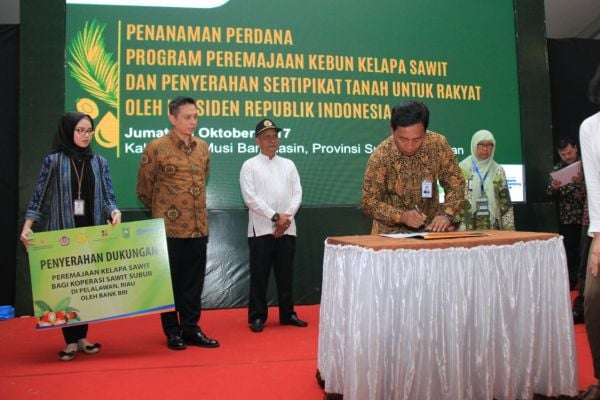  BRI Mendukung Pembiayaan Penanaman Kembali Kebun Sawit