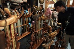  45 Keris Raib Digondol Pencuri