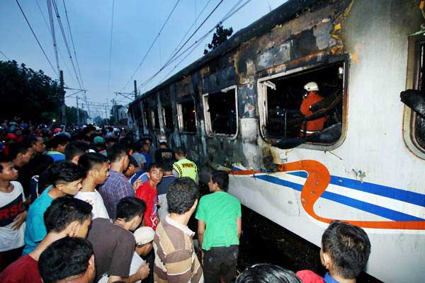  PERKERETAAPIAN : PT KAI Keluhkan Pelintasan Sebidang