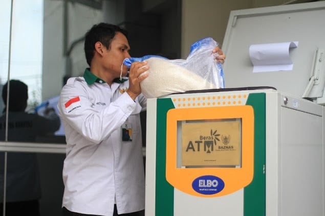  Lotte Mart & Baznas Salurkan Beras Sumbangan Konsumen Secara Unik