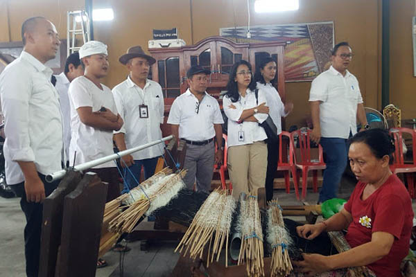  42 BUMN Salurkan Bantuan bagi Pengungsi Bencana Gunung Agung