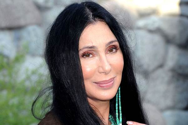  Cher Bintangi Film Musikal \"Mamma Mia!\"