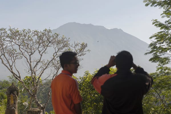  Pemantauan Gunung Agung Live Bisa Dilihat di Alamat Ini