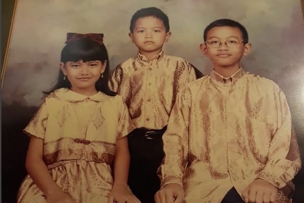  Gara-Gara Foto Ini, Kaesang Disebut \'Operasi Kertas\'