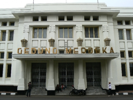  Cara Pemkot Bandung Menjaga Bangunan Bergaya Art Deco