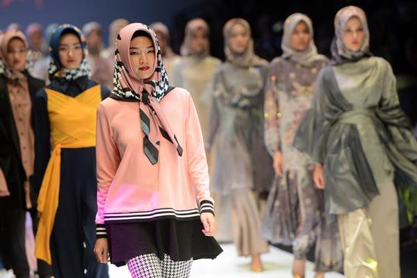  Fesyen Hijab di Jakarta Fashion Week 2018