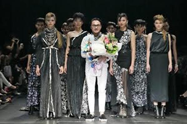  JFW 2018, Barli Asmara Sematkan Songket Jambi di Koleksi Terbarunya 