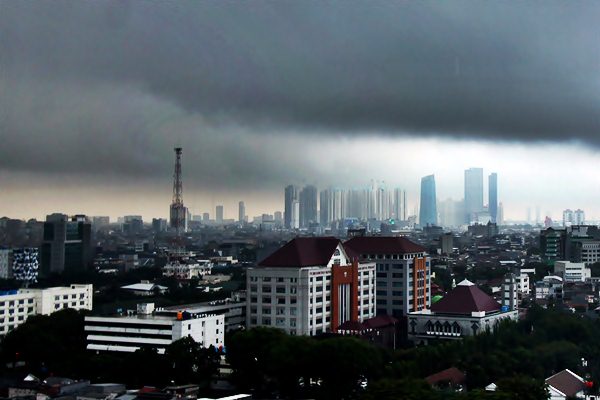  Jabodetabek Hujan Lebat, Anies Teruskan Pesan Peringatan Dini Banjir di DKI