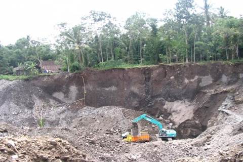  IZIN TAMBANG, PTUN Padang Perintahkan Gubernur Sumbar Cabut 26 IUP